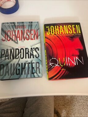 Iris Johansen Hardcover Novels - Pandora's Daughter & Quinn (Set of 2)